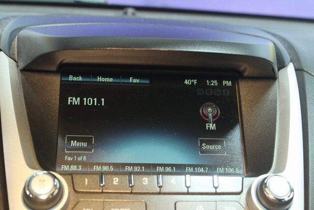 Used 2017 Chevrolet Equinox LS image 24