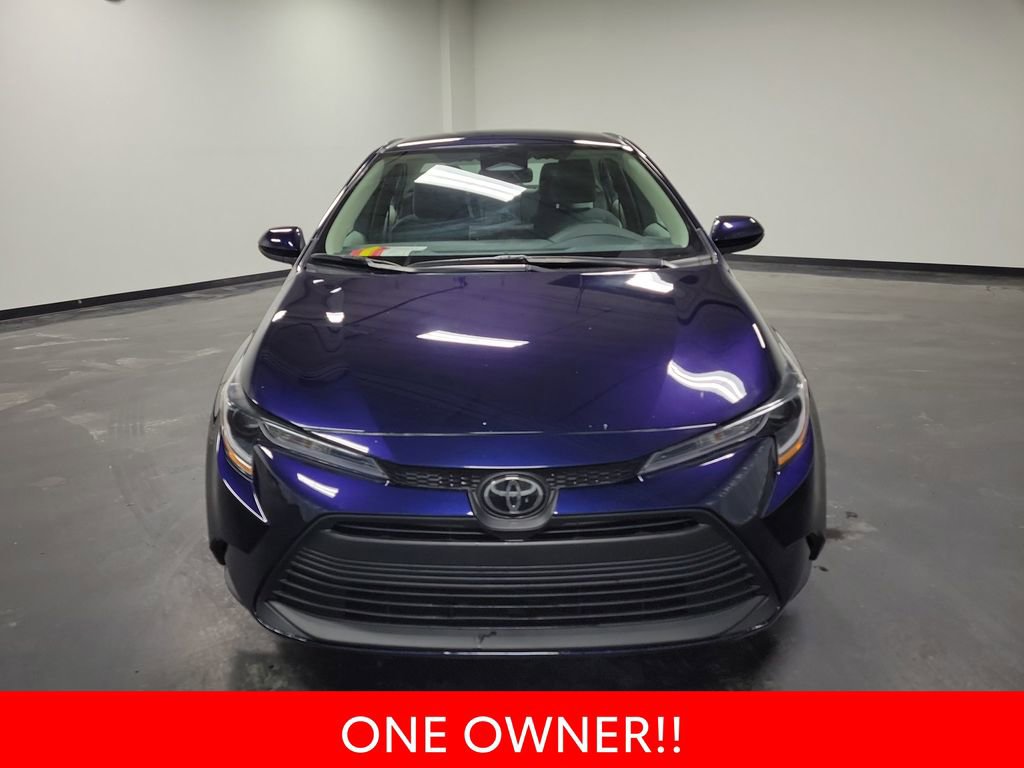 Used 2023 Toyota Corolla LE image 3