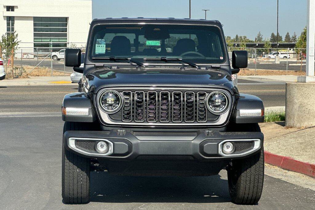 New 2026 Jeep Gladiator Sport AWD/4WD image 9