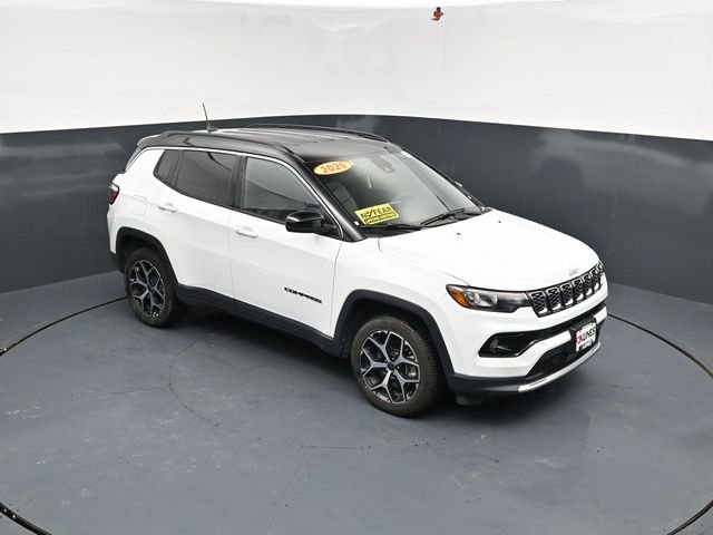 Used 2025 Jeep Compass Limited AWD/4WD image 37