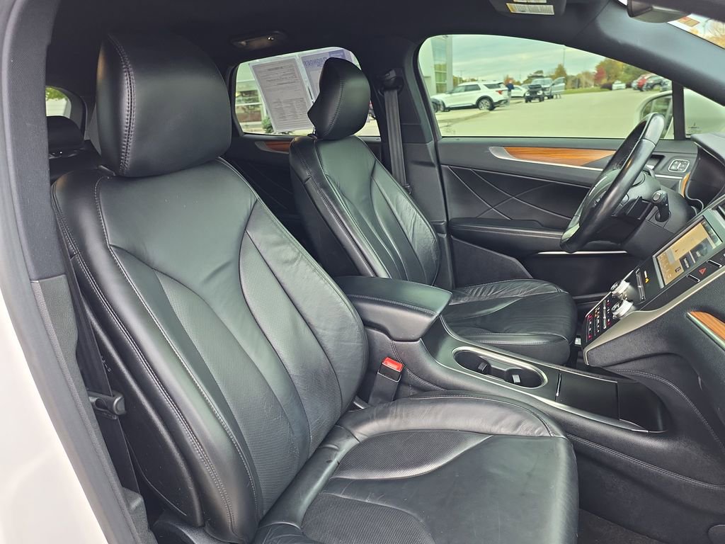 Used 2019 Lincoln MKC Select w/ Select Plus Package image 16