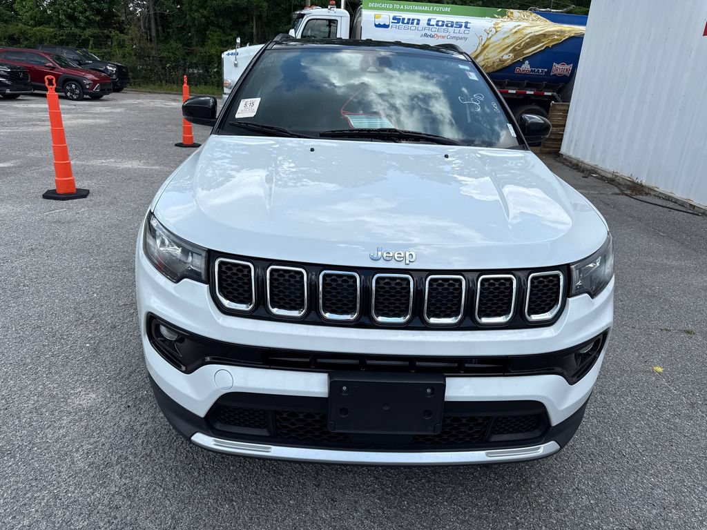 Used 2023 Jeep Compass Limited AWD/4WD image 3