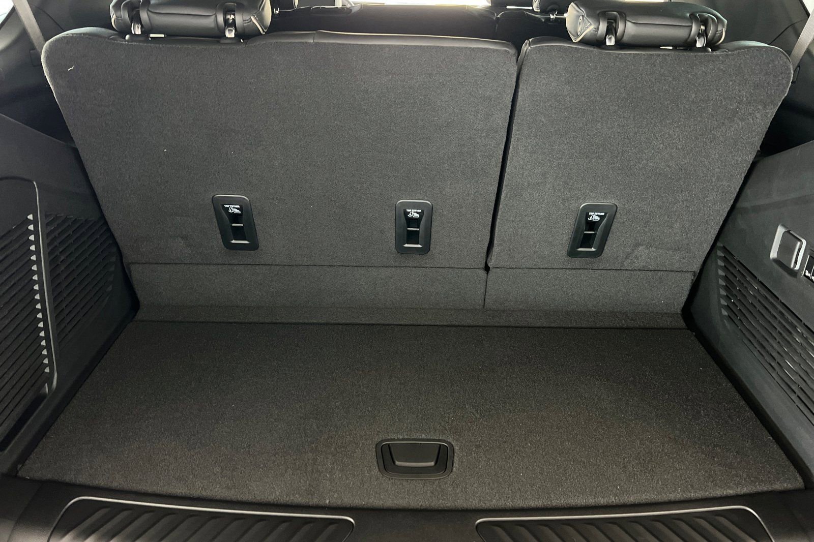 New 2026 GMC Yukon Elevation RWD image 15