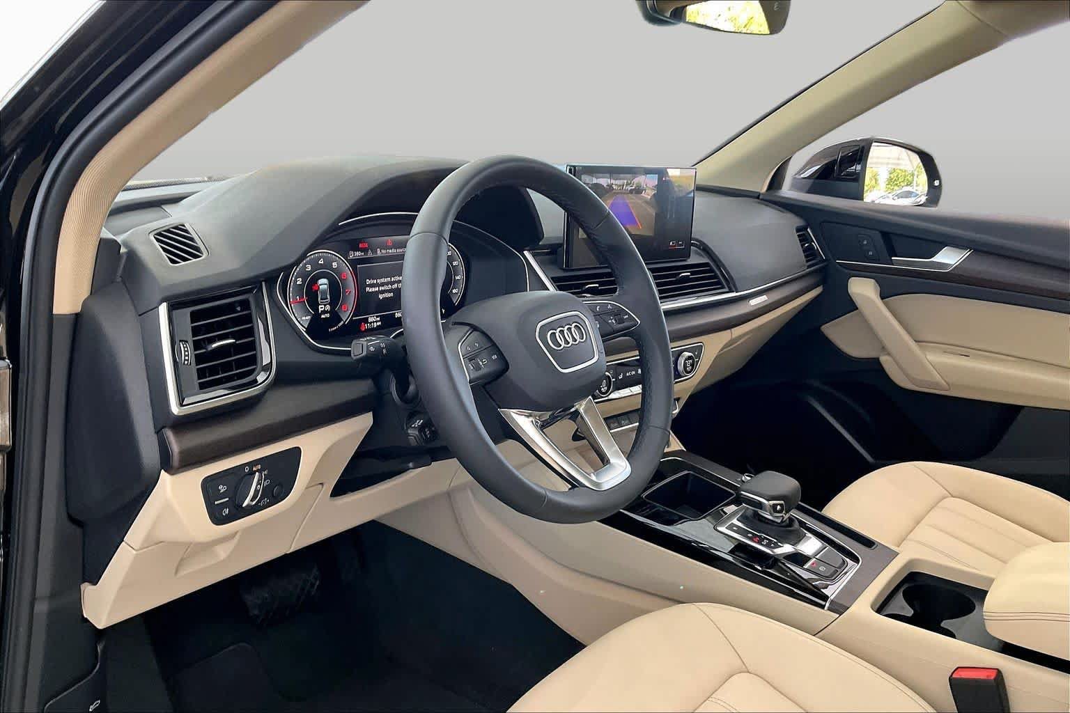 Used 2025 Audi Q5 2.0T Premium w/ Convenience Plus Package AWD/4WD image 18