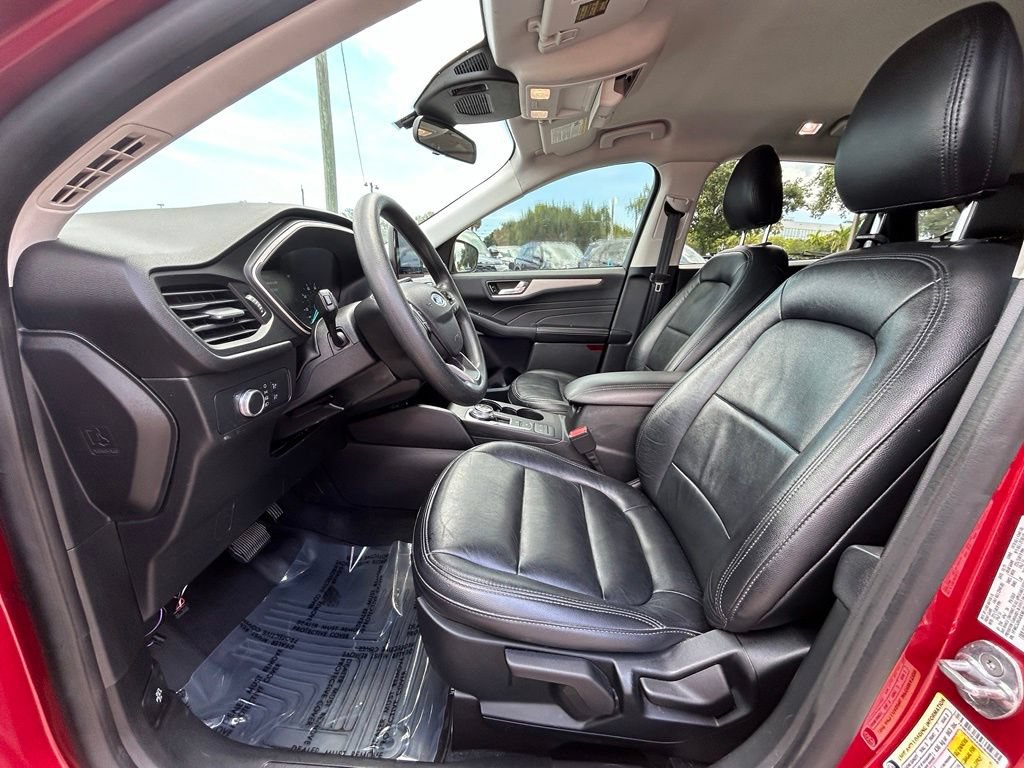 Used 2021 Ford Escape SE w/ SE Sport Appearance Package FWD image 11