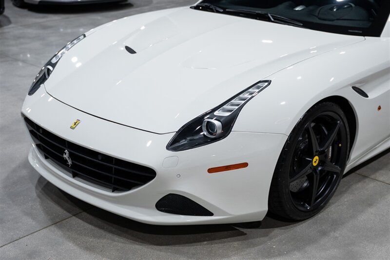Used 2016 Ferrari California T RWD image 18