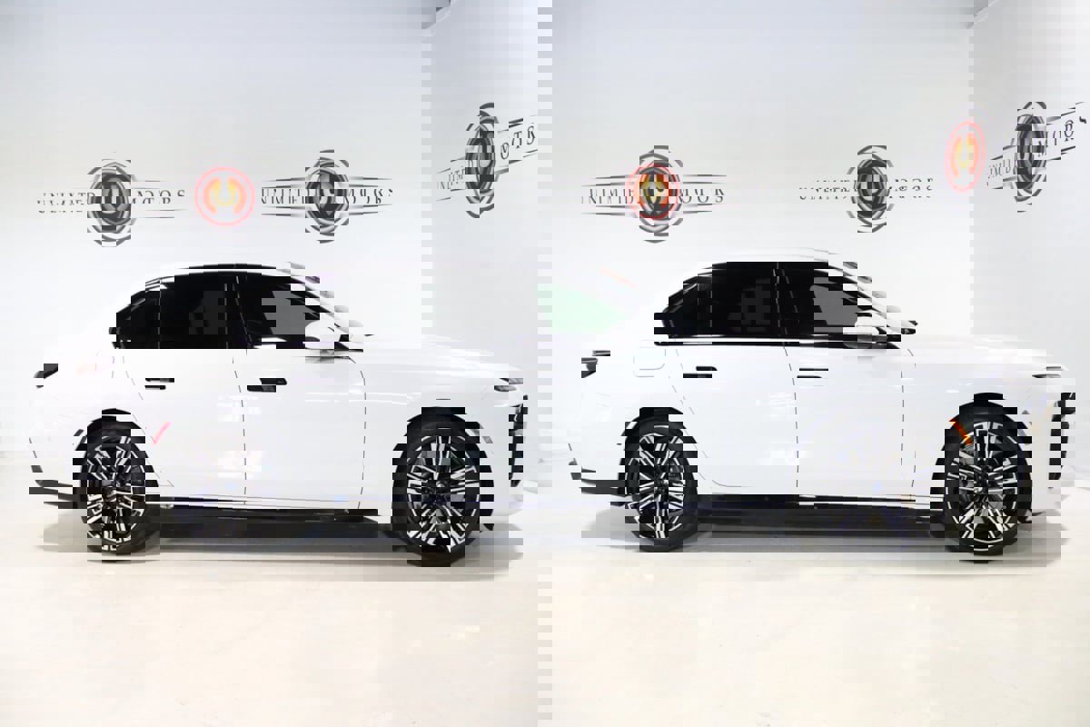 Used 2023 BMW 760i xDrive image 88