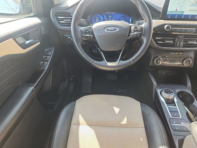 Certified 2022 Ford Escape Titanium w/ Titanium Elite Package image 9
