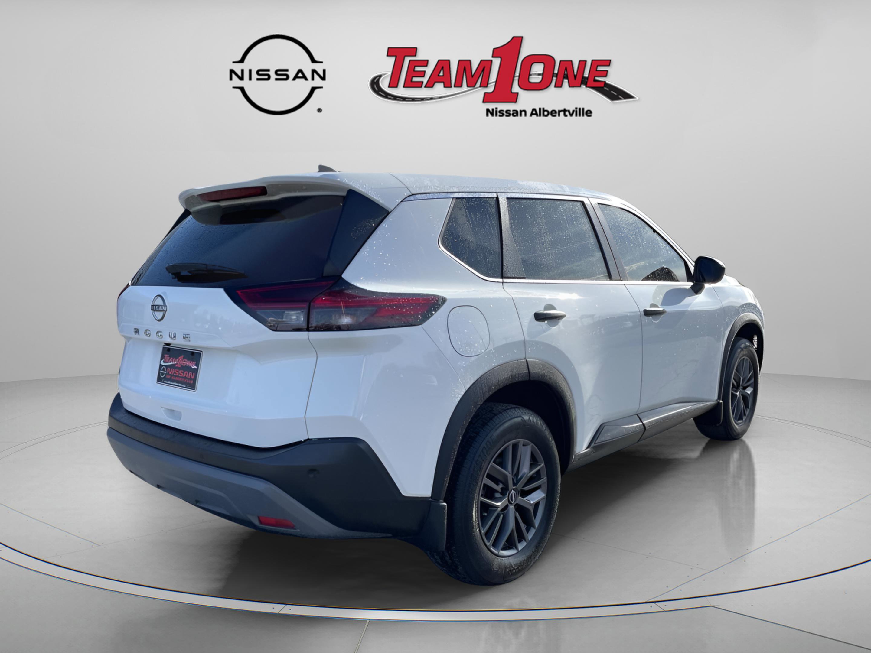 Used 2022 Nissan Rogue S image 6