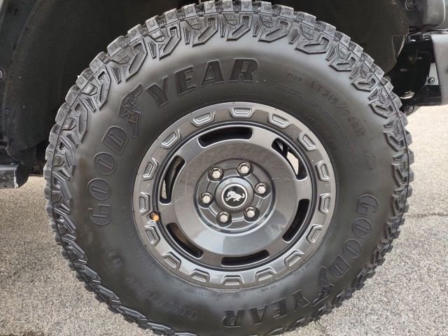 Used 2023 Ford Bronco Everglades image 25