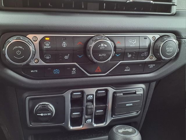 Used 2025 Jeep Wrangler Unlimited Sahara AWD/4WD image 17