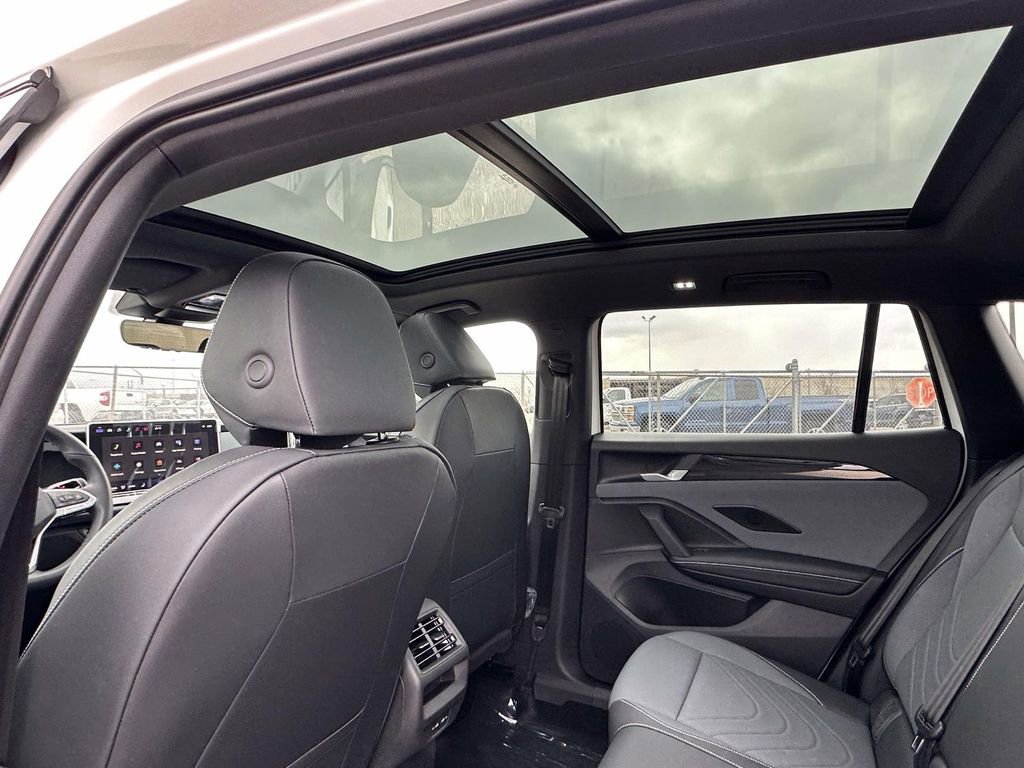 New 2026 Volkswagen Tiguan SE R-Line AWD/4WD image 11