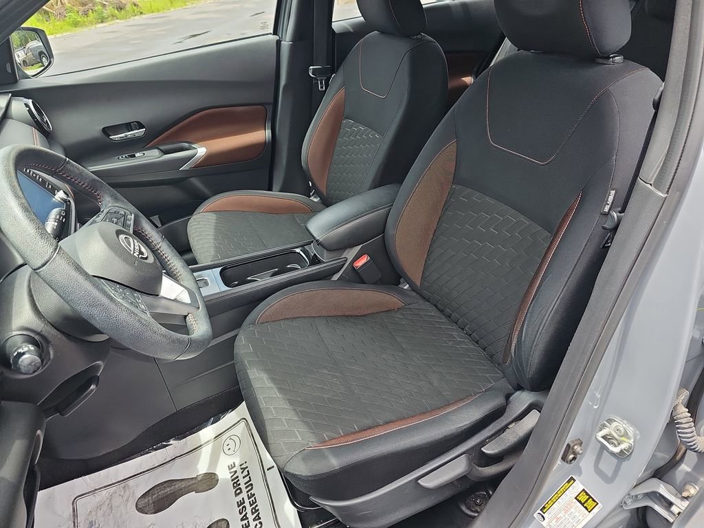 Used 2022 Nissan Kicks SR w/ Interior Electronics Package FWD image 19