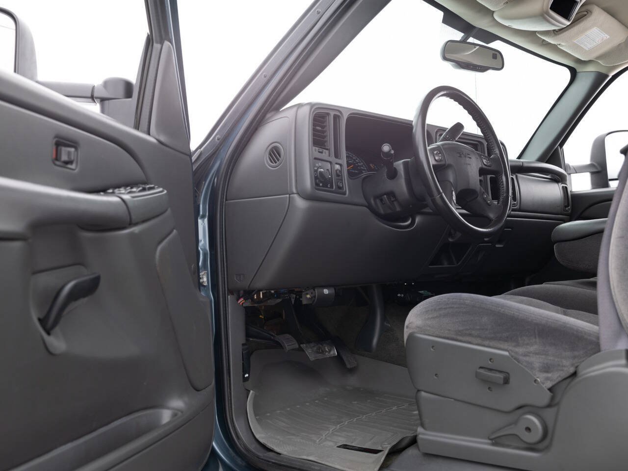 Used 2007 GMC Sierra 3500 SLE w/ Heavy-Duty Power Package RWD image 28