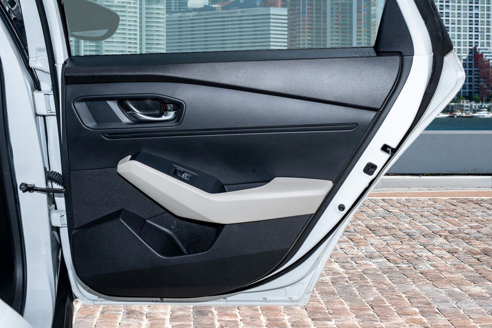 Used 2023 Honda Accord EX image 14