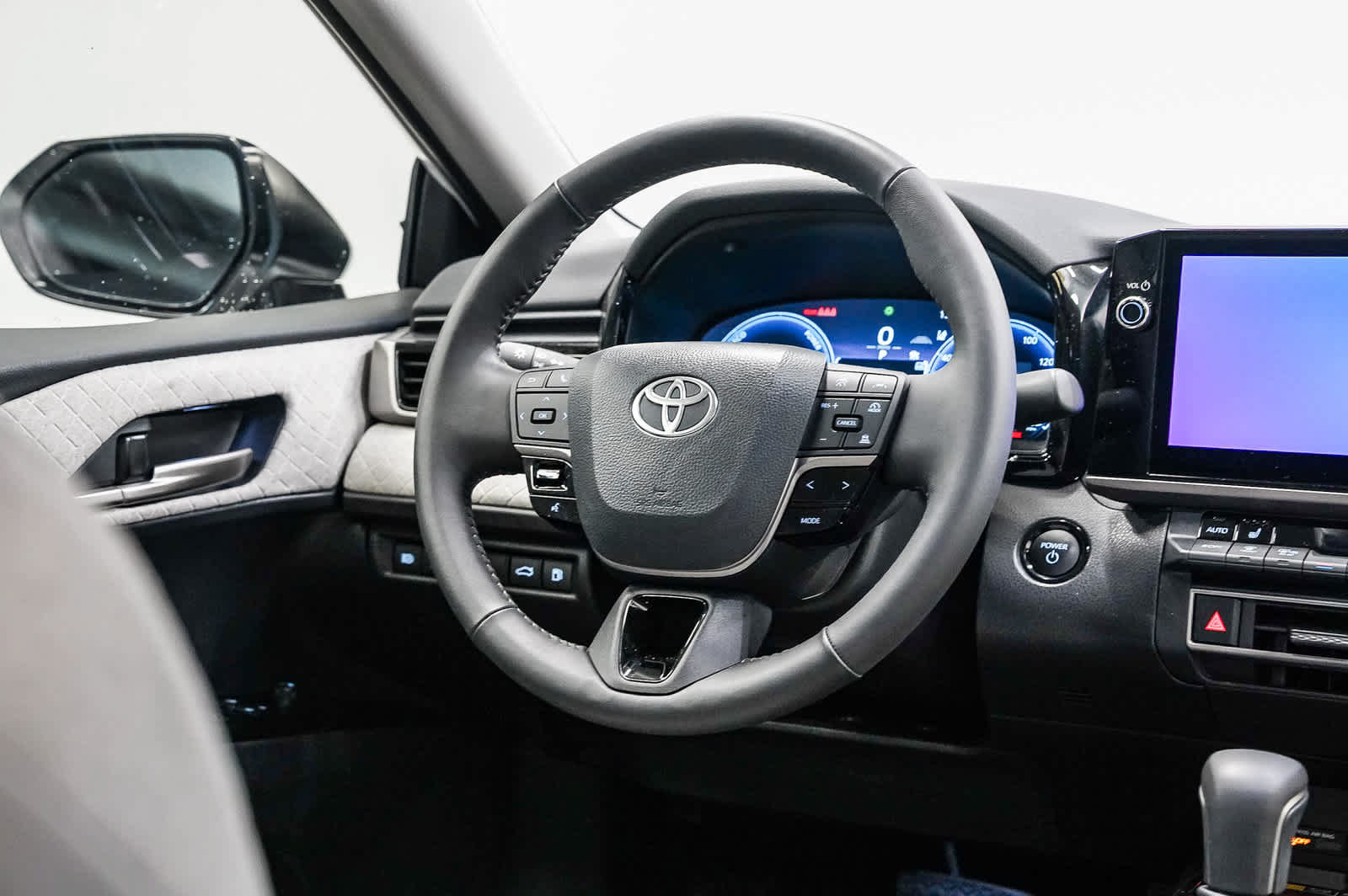 Used 2026 Toyota Camry XLE AWD/4WD image 15