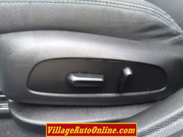 Used 2018 Chevrolet Cruze LT w/ Convenience Package image 16