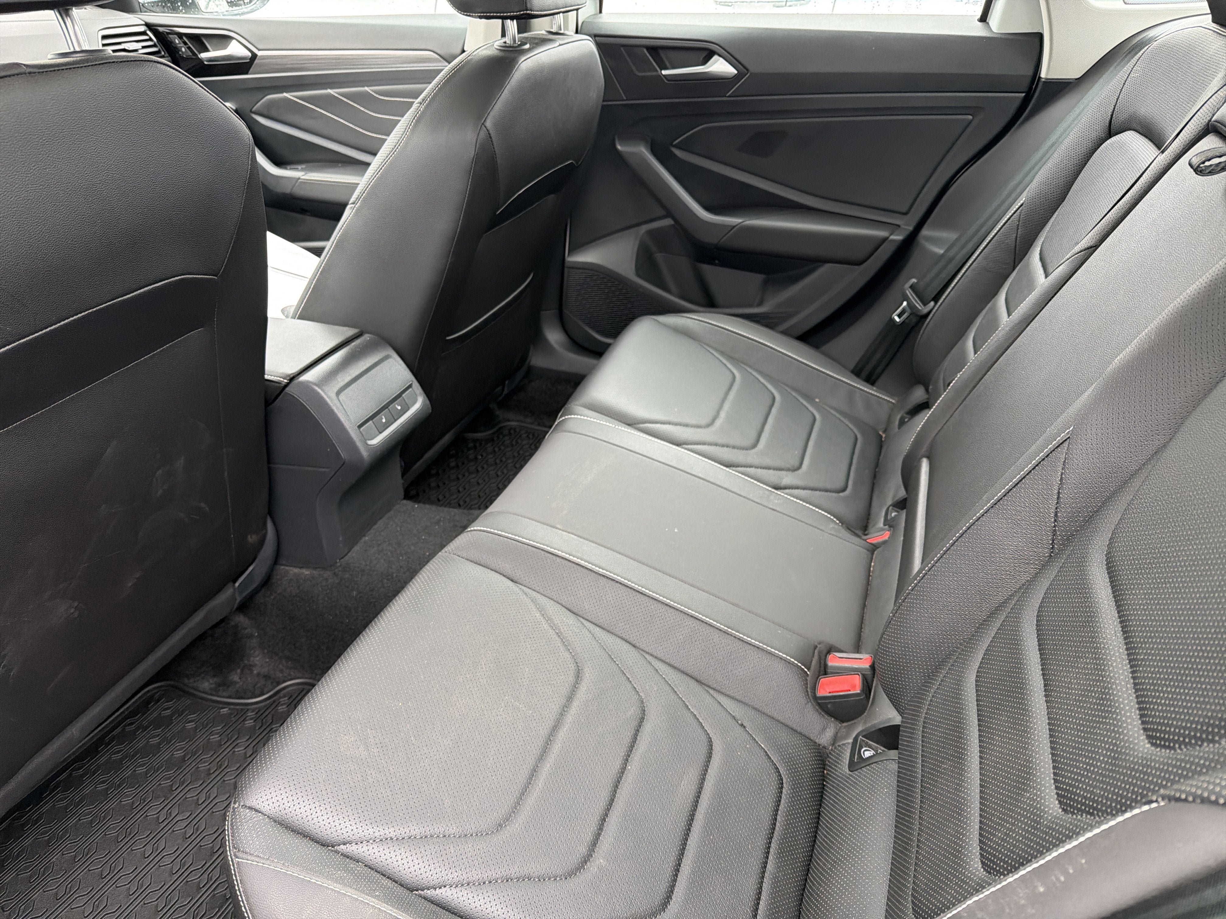 Used 2023 Volkswagen Jetta SEL FWD image 24