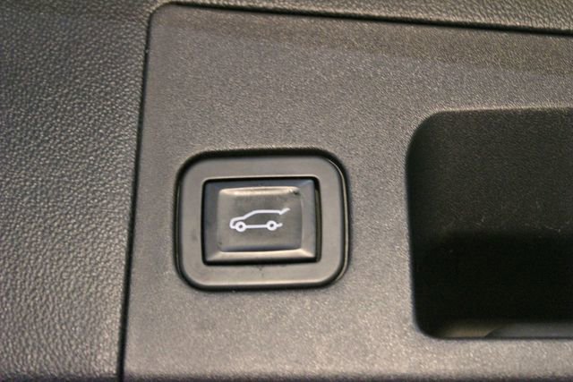 Used 2019 Cadillac XT5 FWD image 17
