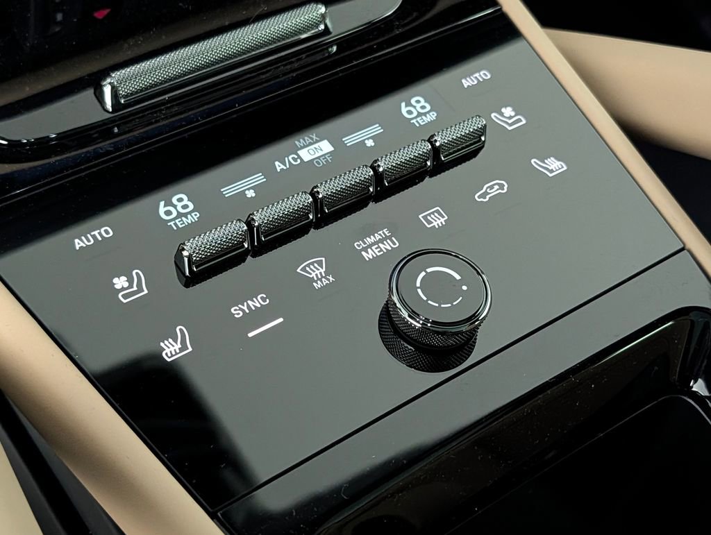 Certified 2025 Porsche Cayenne Coupe image 34