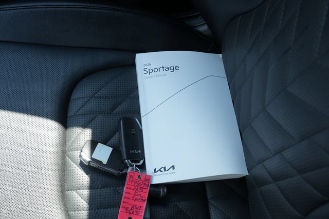 Used 2025 Kia Sportage X-Line AWD/4WD image 44