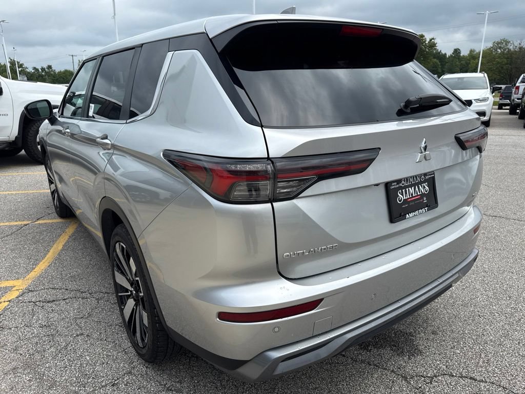 Used 2025 Mitsubishi Outlander SE AWD/4WD image 6