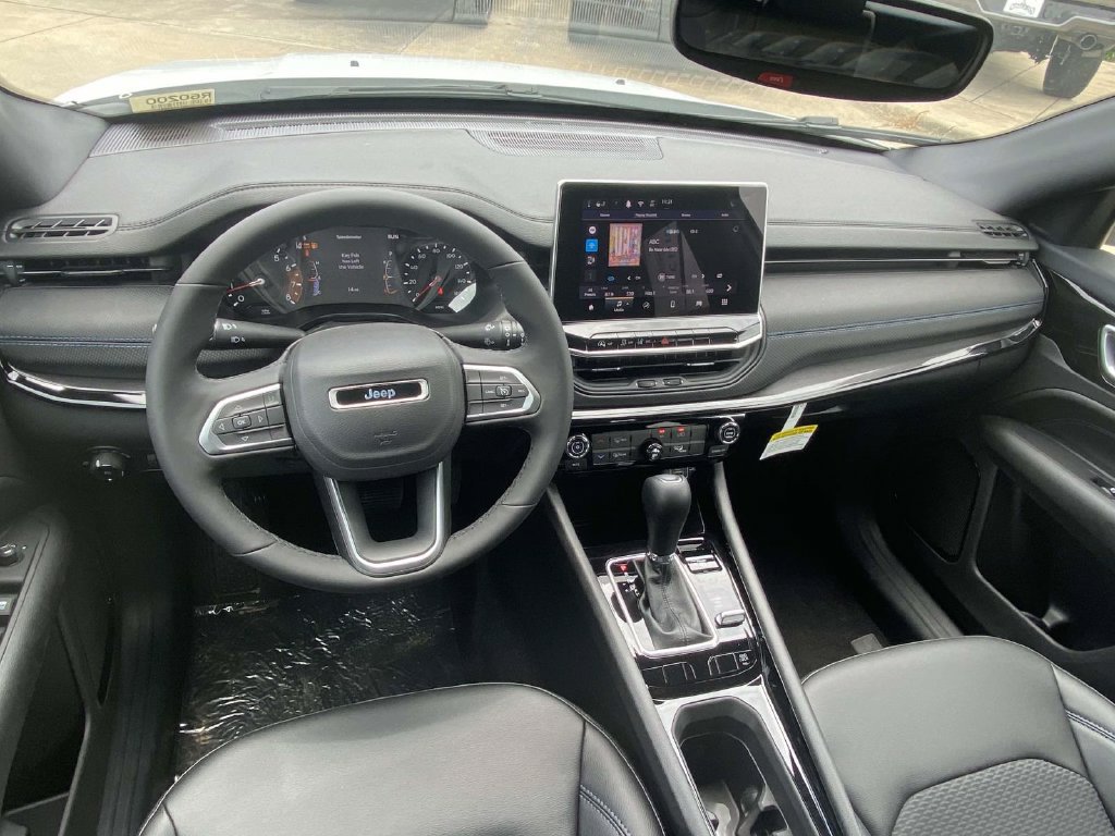 New 2026 Jeep Compass Latitude AWD/4WD image 10