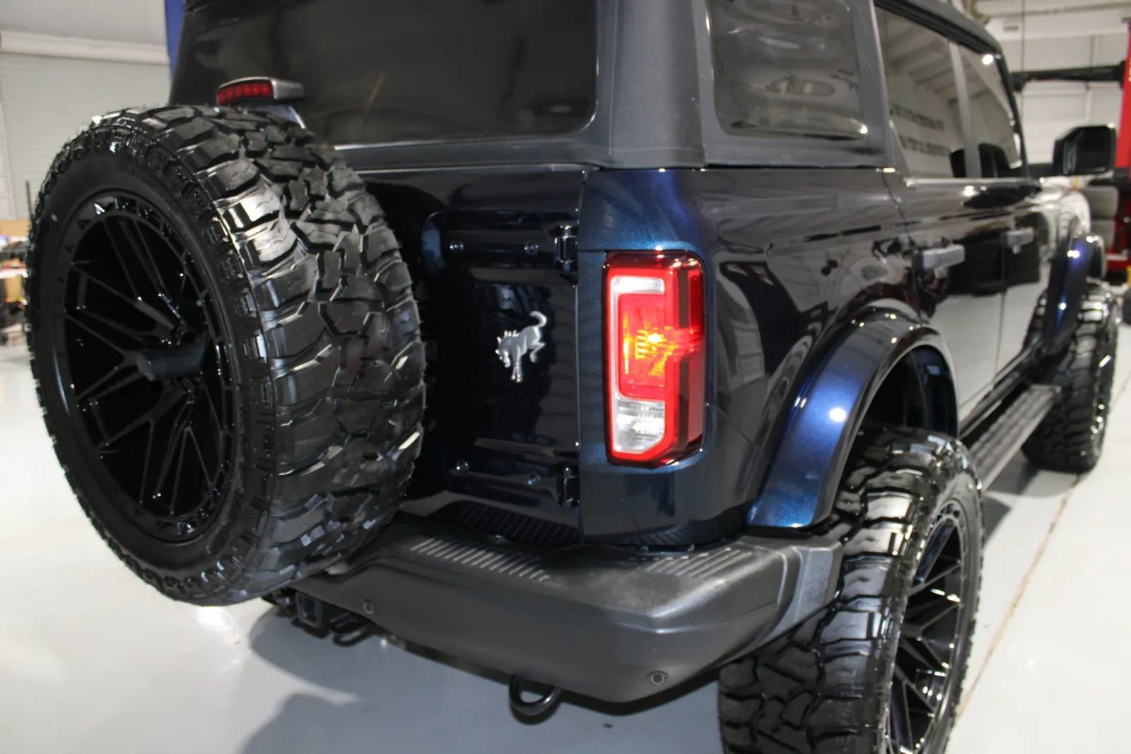 Used 2021 Ford Bronco Black Diamond w/ Sasquatch Package AWD/4WD image 3