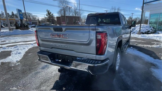 Used 2024 GMC Sierra 2500 SLT w/ SLT Premium Package image 9