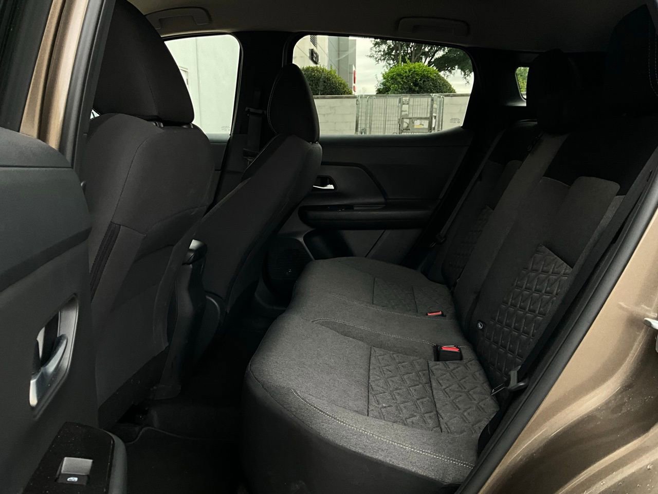 Used 2025 Nissan Kicks SV image 11