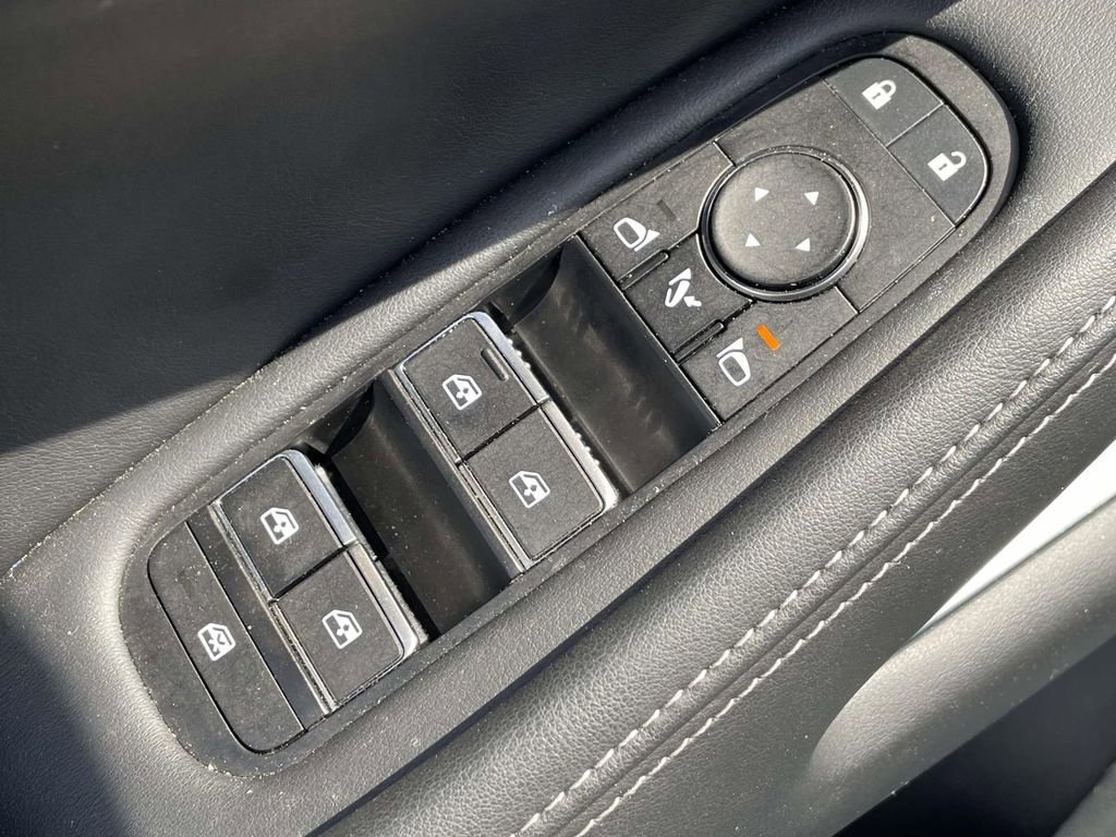 Used 2025 INFINITI QX60 Luxe w/ Black Edition image 18