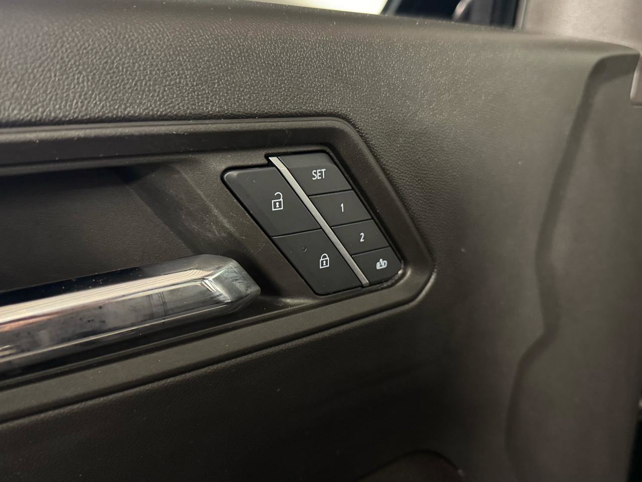 Used 2024 GMC Canyon AT4X w/ AT4X AEV Edition image 20