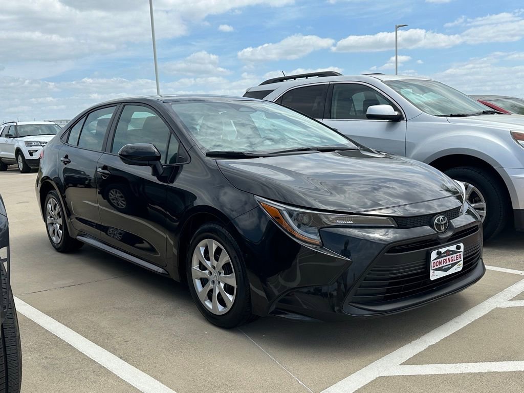 Certified 2024 Toyota Corolla LE image 2