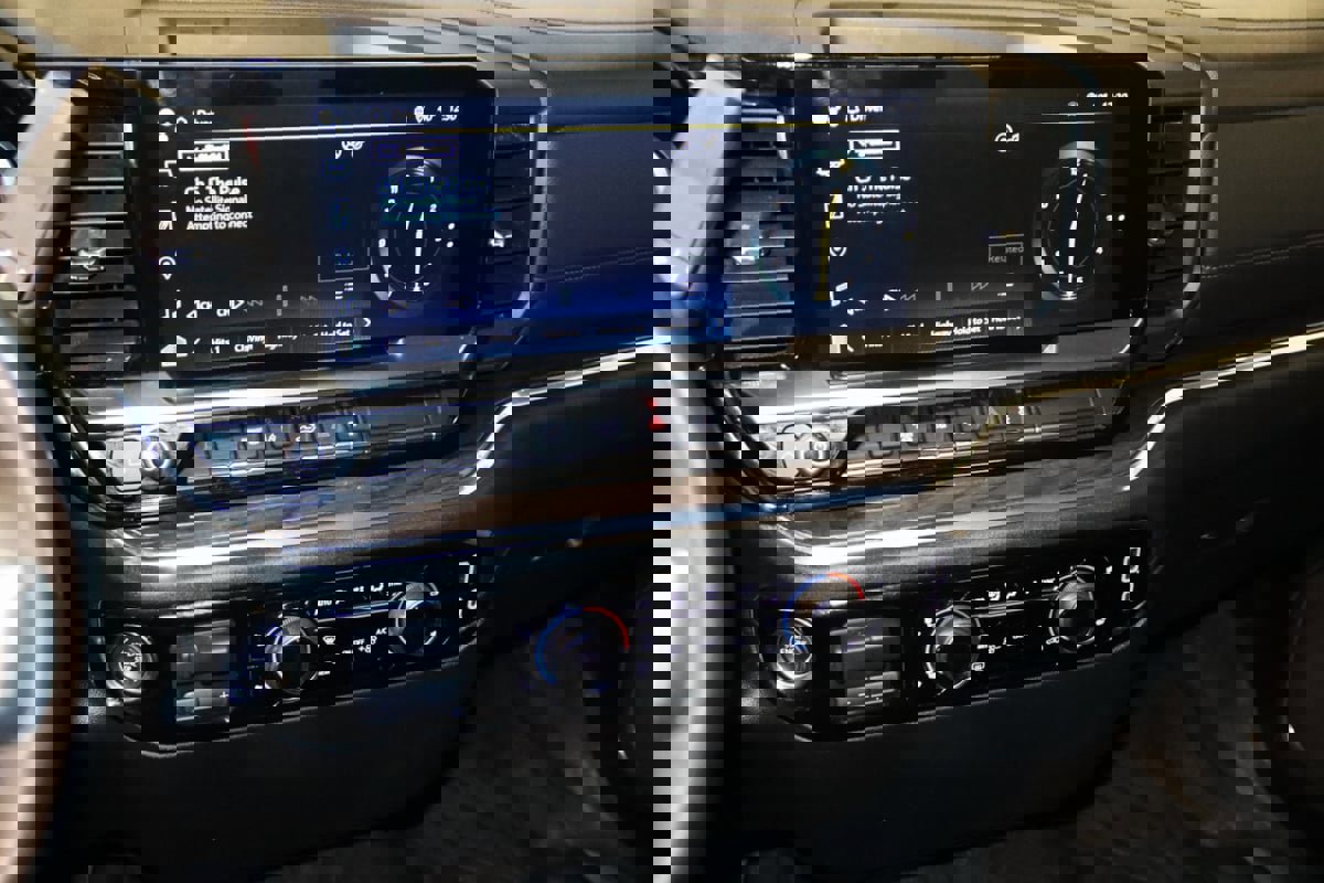 Used 2024 Chevrolet Silverado 2500 LTZ image 42