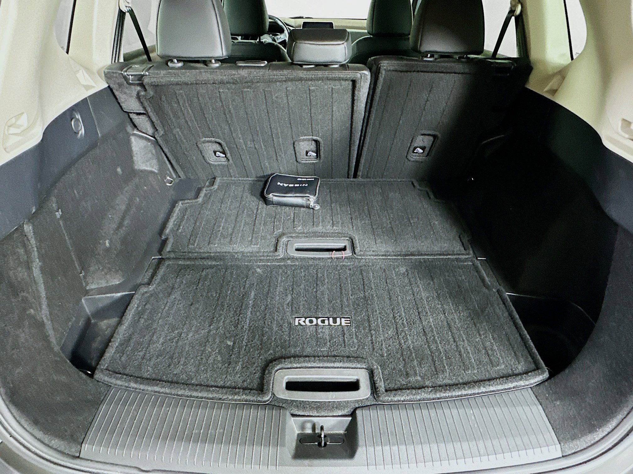 Used 2023 Nissan Rogue SL AWD/4WD image 28