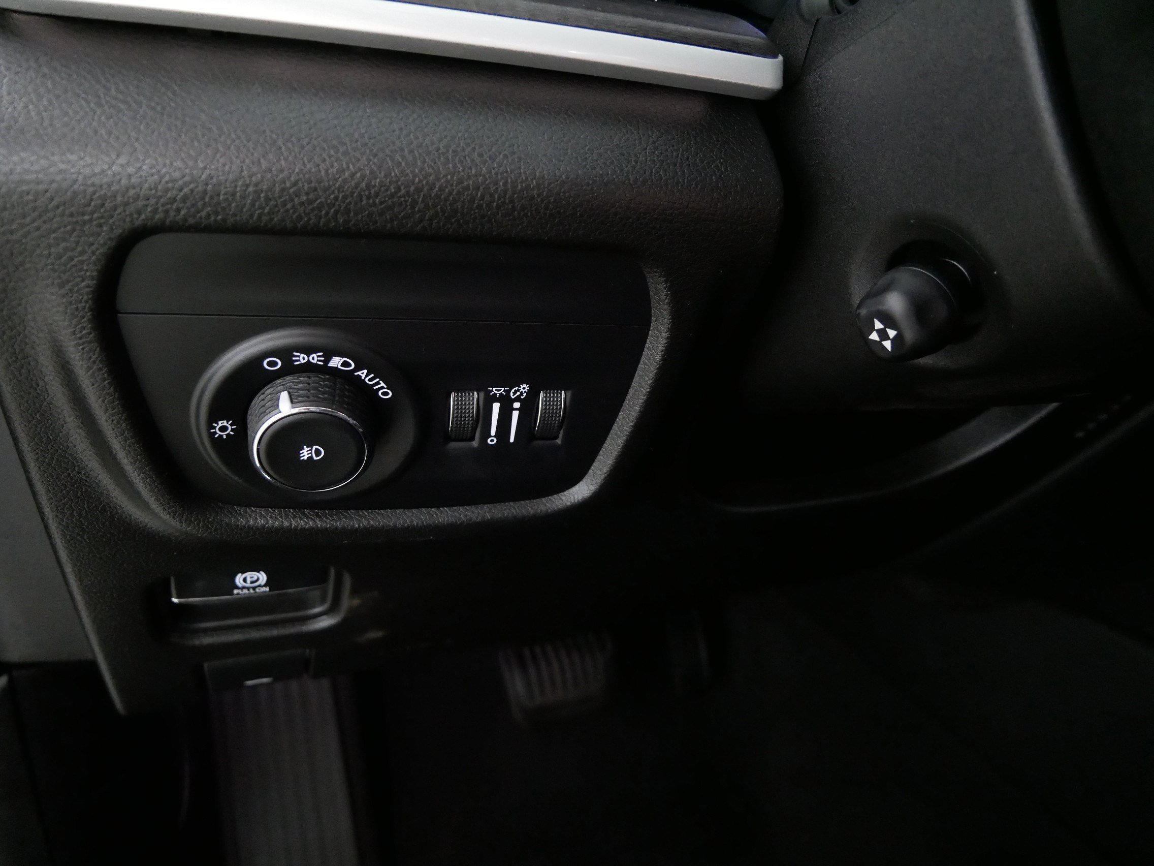 Used 2022 Jeep Grand Cherokee L Limited w/ Luxury Tech Group II image 26