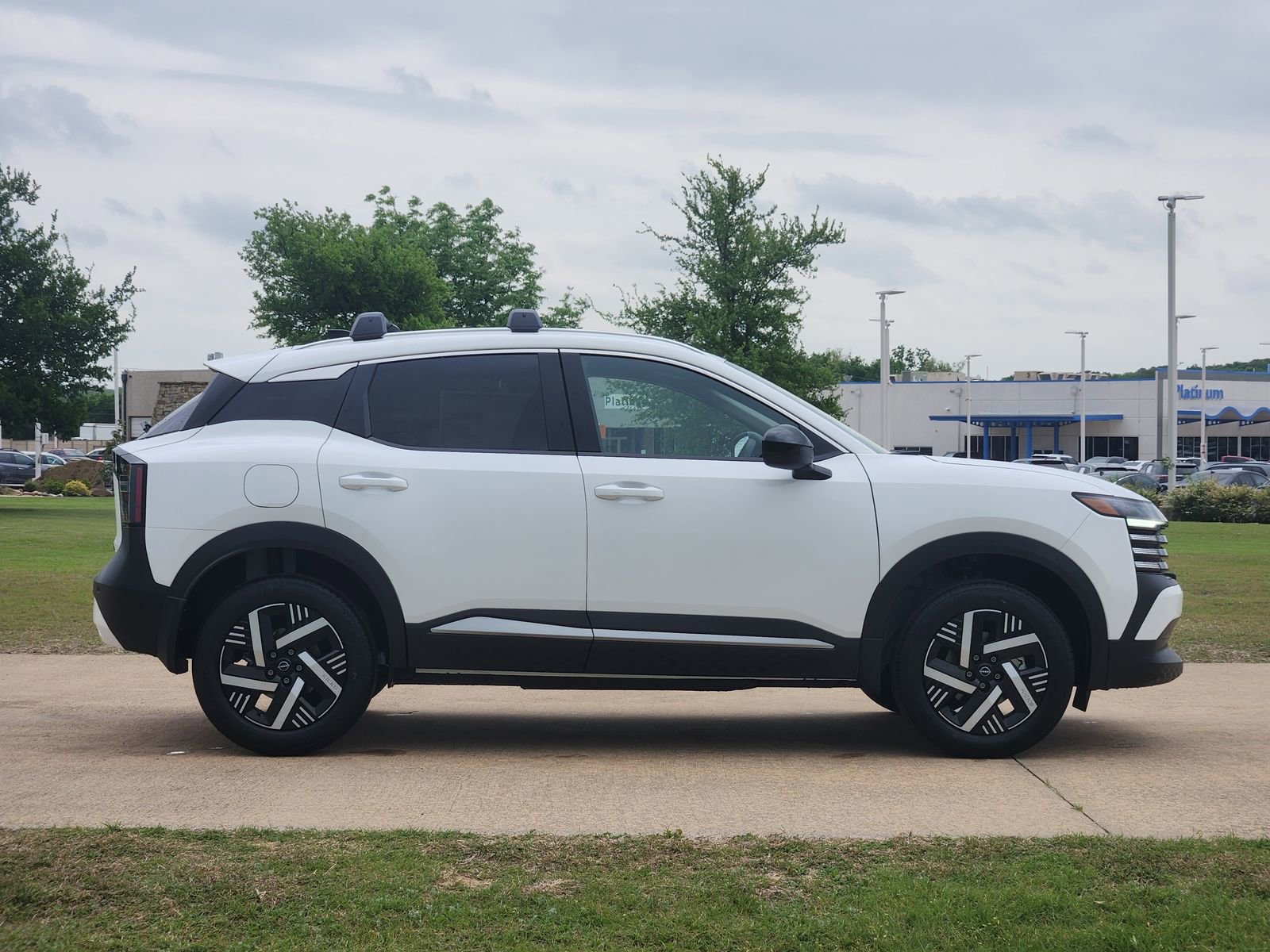 New 2026 Nissan Kicks SV image 7