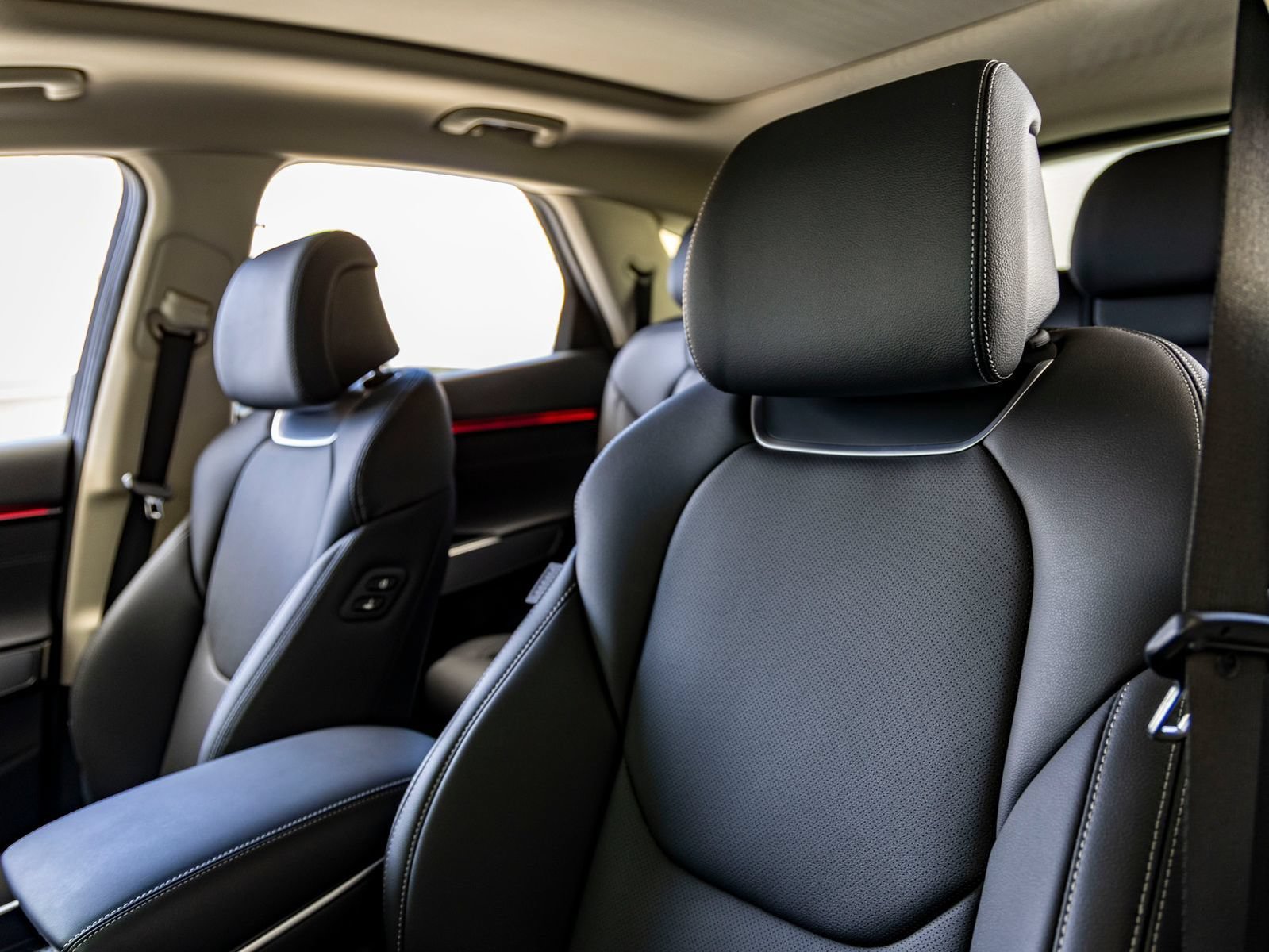 New 2027 Genesis GV70 2.5T Select AWD/4WD image 18