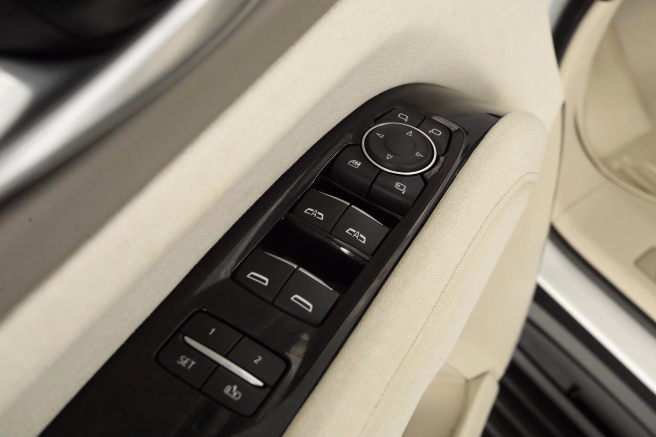 Used 2023 Cadillac Escalade Sport Platinum w/ LPO, ONYX Package AWD/4WD image 19