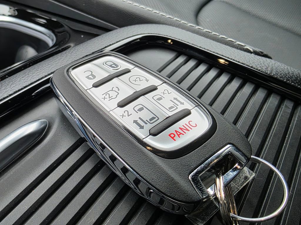 New 2026 Chrysler Pacifica Limited w/ S Appearance Package image 27