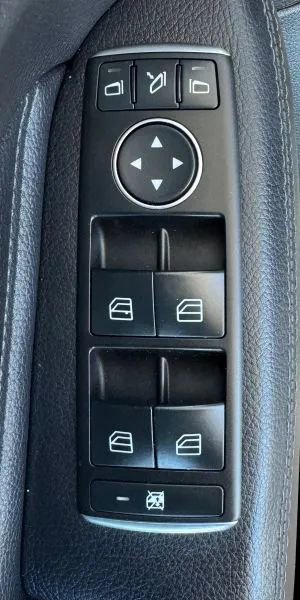 Used 2017 Mercedes-Benz GLS 450 4MATIC image 32