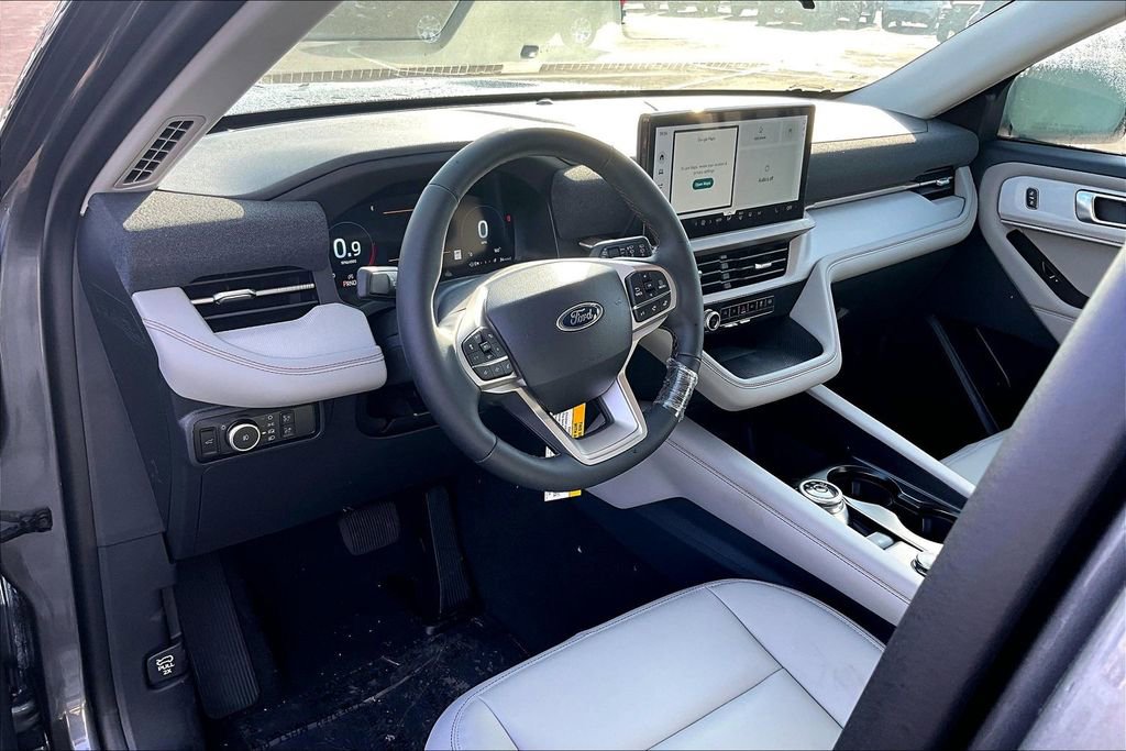 New 2026 Ford Explorer Active w/ Active Comfort Package image 6