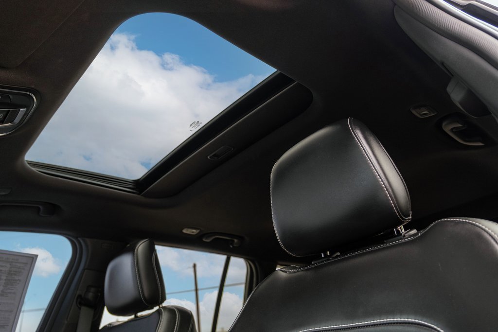 Used 2023 Jeep Grand Cherokee Altitude image 23