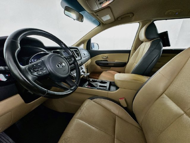 Used 2020 Kia Sedona EX FWD image 19