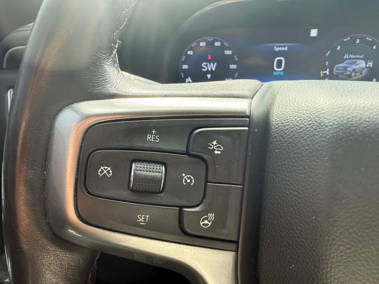 Used 2022 Chevrolet Tahoe LT w/ Luxury Package AWD/4WD image 37