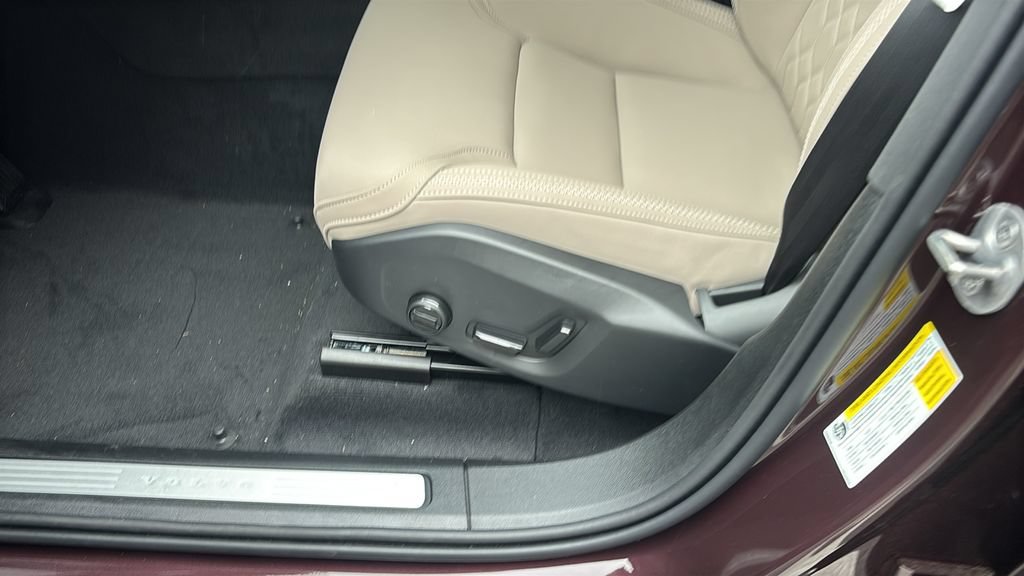 New 2026 Volvo XC60 B5 Plus w/ Climate Package AWD/4WD image 25