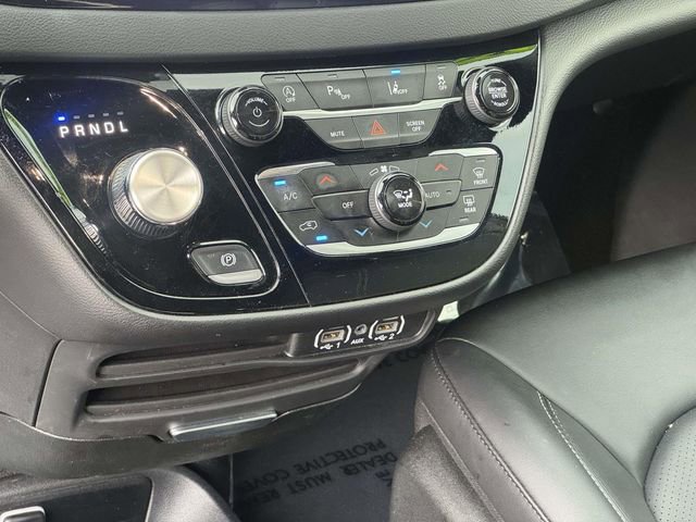 Used 2025 Chrysler Pacifica Select FWD image 21