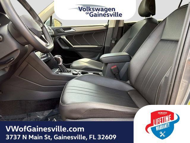 Used 2024 Volkswagen Tiguan SE AWD/4WD image 21