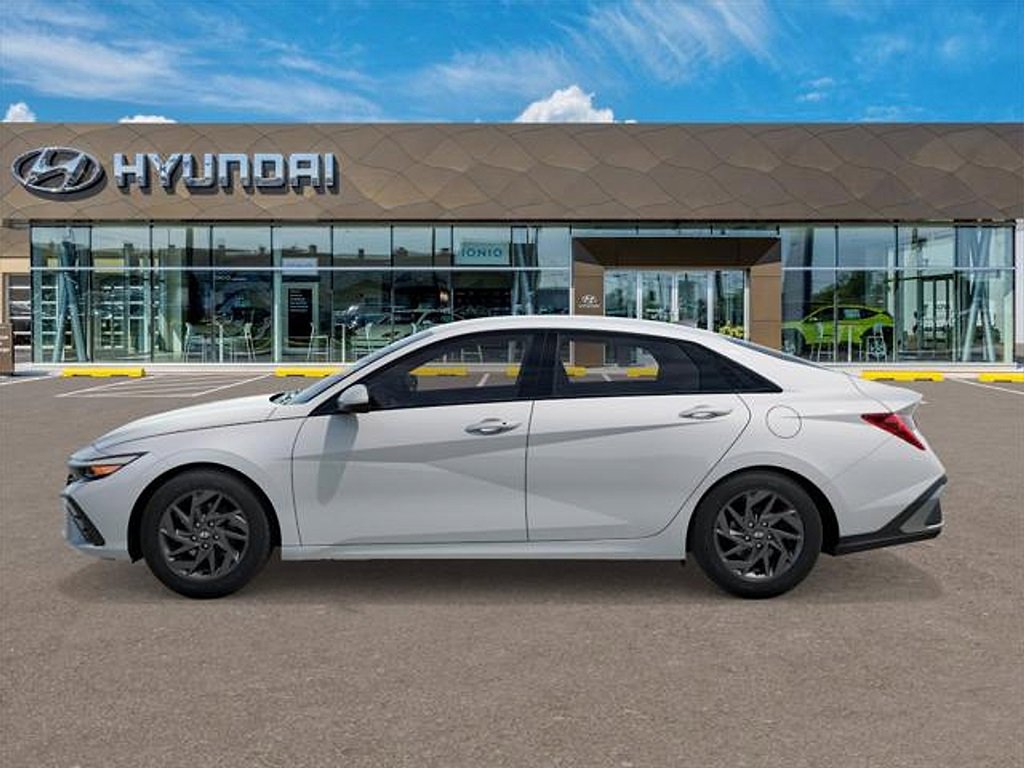New 2026 Hyundai Elantra Blue image 3