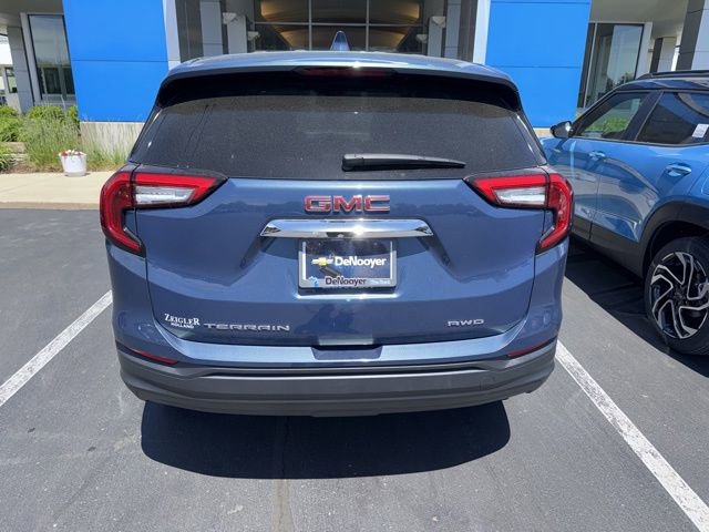 Used 2024 GMC Terrain SLE AWD/4WD image 5